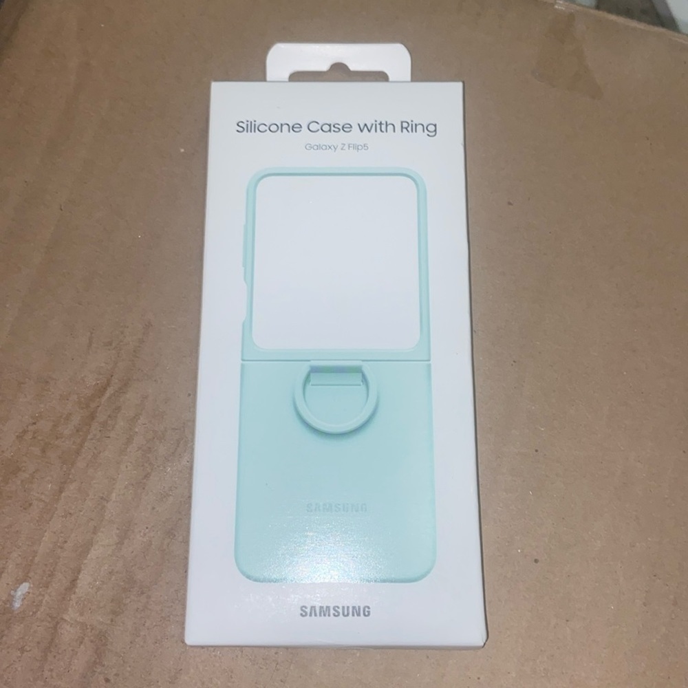 Samsung Silicone Case with Ring Galaxy Z Flip5